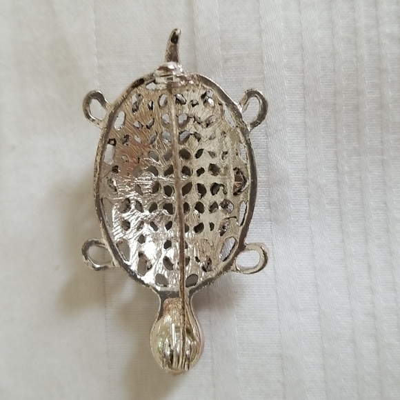 Silver Rhinestone Turtle Brooch - Picture 4 of 4